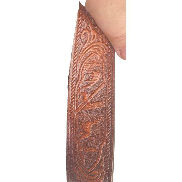 Top Grain Cowhide Brown Hunting scene Western Belt Made in Texas USA 44/110 - Picture 4 of 9